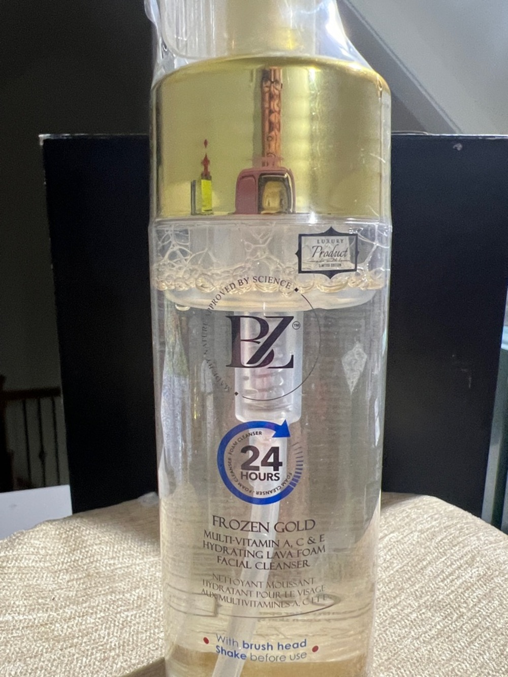 Frozen Gold Hydrating Facial Cleanser - Gold